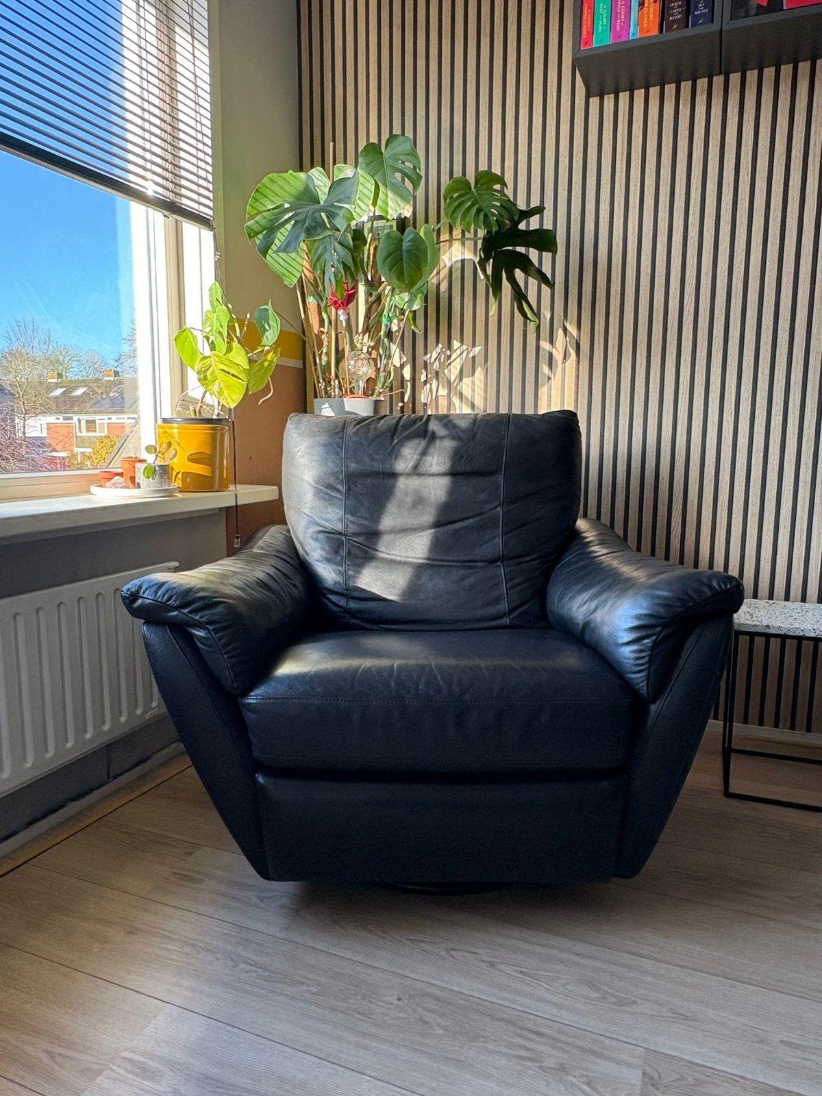 Leren relaxfauteuil met uitklapbare voetensteun, Huis en Inrichting, Fauteuils, Ophalen, Zo goed als nieuw, 100 tot 125 cm, Leer