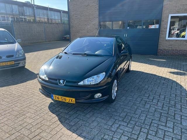 Peugeot 206 CC 1.6-16V Top onderhouden, Auto's, Dealer onderhouden, Stof, Gebruikt, Zwart
