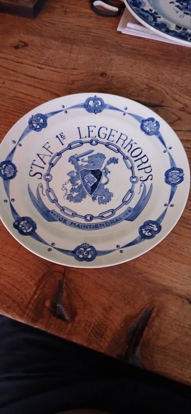 Delfts Blauw Gedenkbord 1e Legerkorps Lt Kol W. Küchler, Ophalen of Verzenden