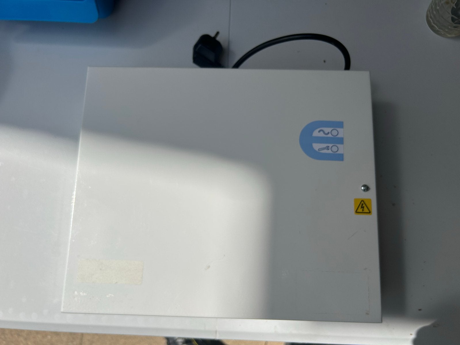 Dubbele externe voeding 12V 3A en 24V 2A in kast, Ophalen of Verzenden, Gebruikt, Overige merken, Overige typen