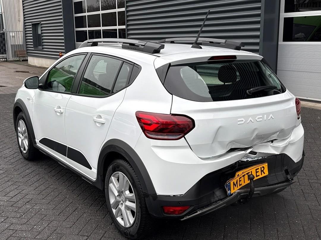 Dacia Sandero Stepway 1.0 TCe 90 Expression, navigatie, trek, Auto's, Euro 6, Wit, Origineel Nederlands, 91 pk