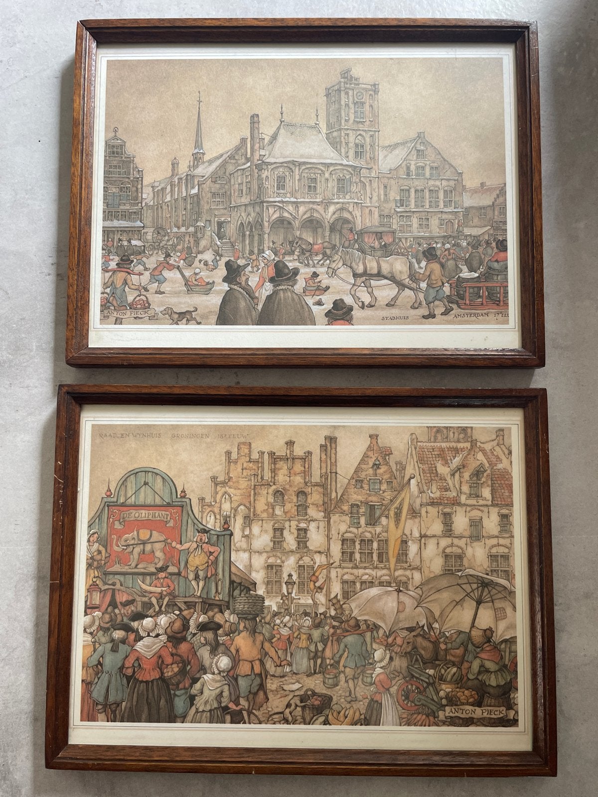 Twee ingelijste historische stadsgezichten, Anton Pieck stij, Ophalen of Verzenden, Print, Print/reproductie, Ingelijst