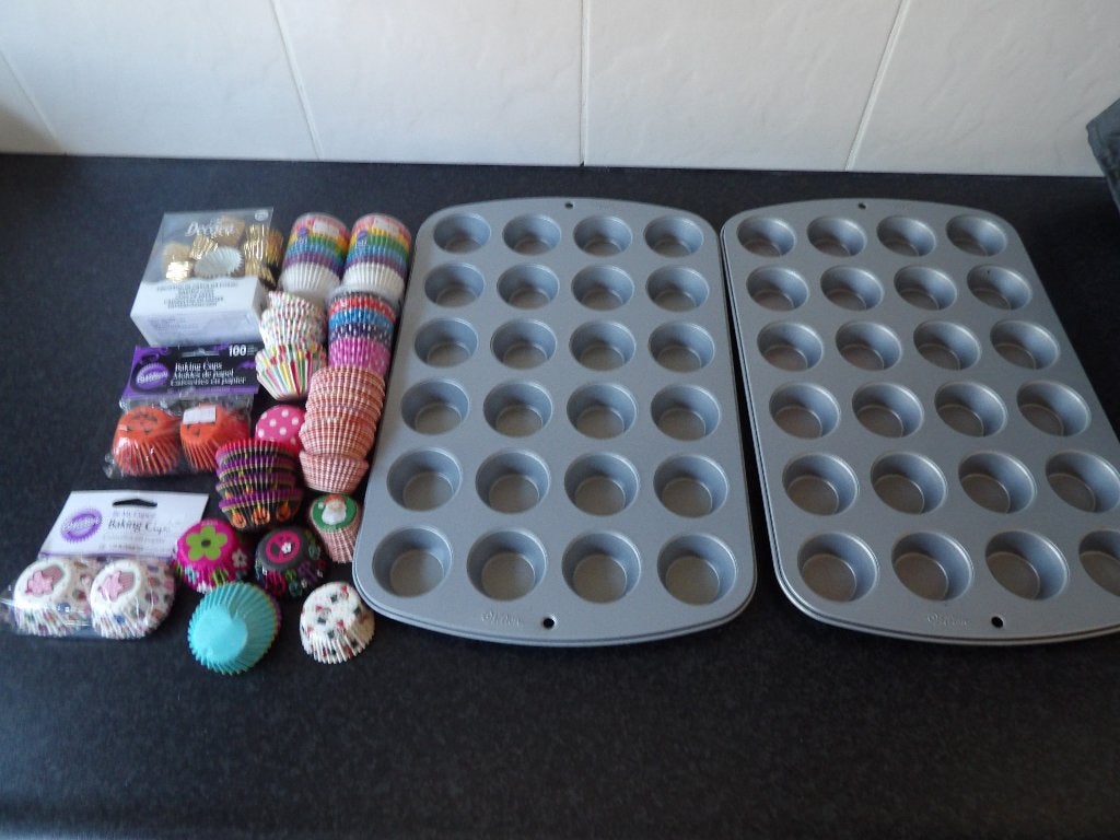 nieuw en z.g.a.n groot mini cupcake pakket, Hobby en Vrije tijd, Taarten en Cupcakes maken, Ophalen of Verzenden, Nieuw, Cupcakes