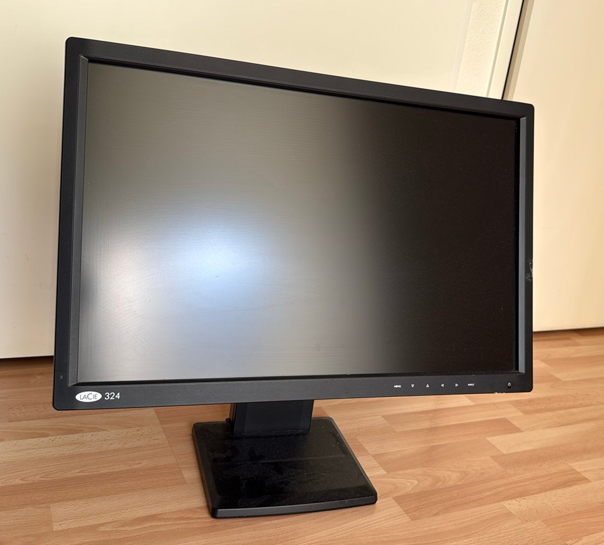 Goede LaCie 324 - LCD monitor - 24" 1920x1200, Computers en Software, Ophalen, DVI, In hoogte verstelbaar, Full HD