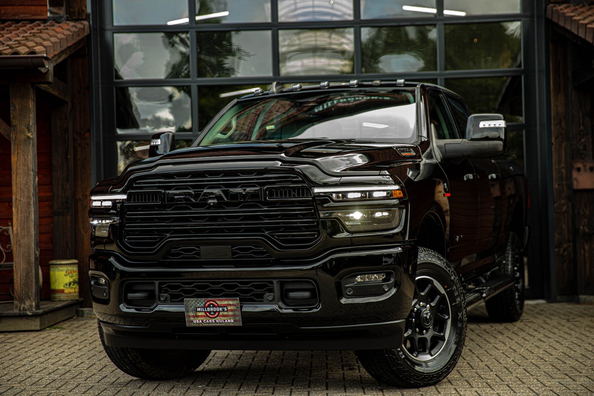 Dodge RAM 2500 laramie 6.7L Cummins black edition Dodge RAM, Auto's, 430 pk, Lederen bekleding, Wit, Bedrijf
