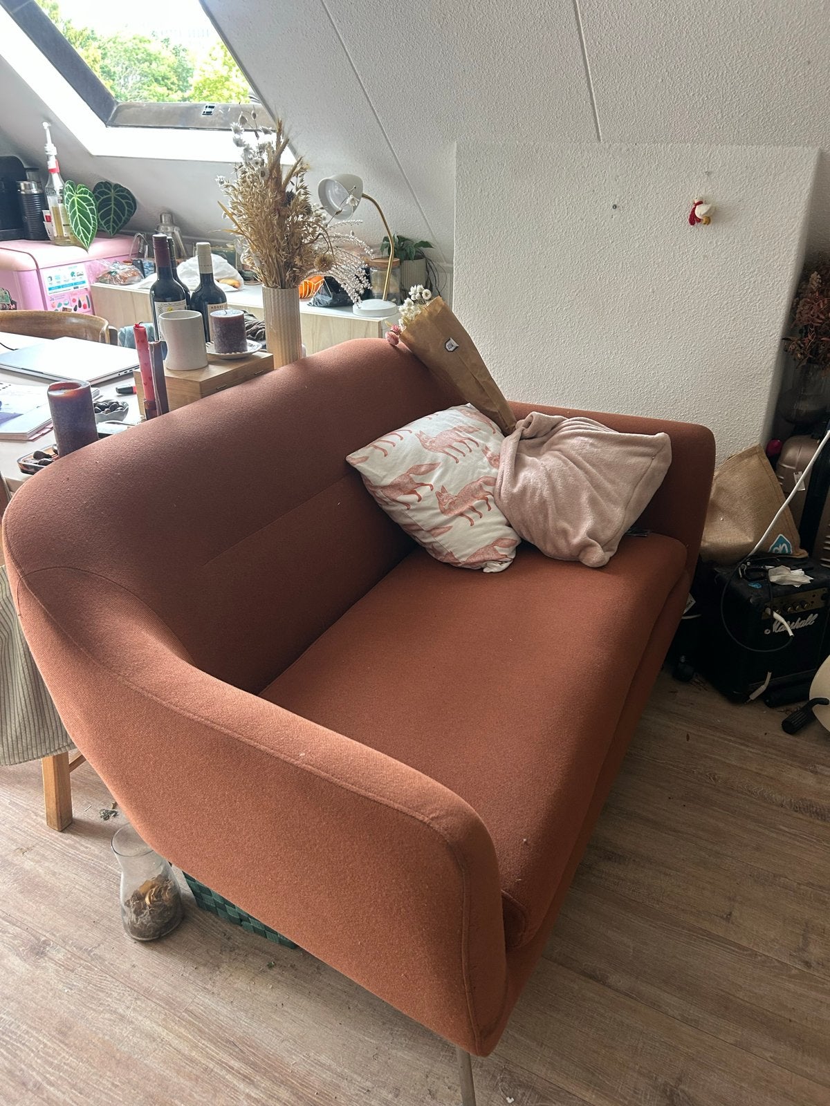 Comfortabele tweepersoonsbank in terracotta kleur, Ophalen, Gebruikt, Tweepersoons, 75 tot 100 cm