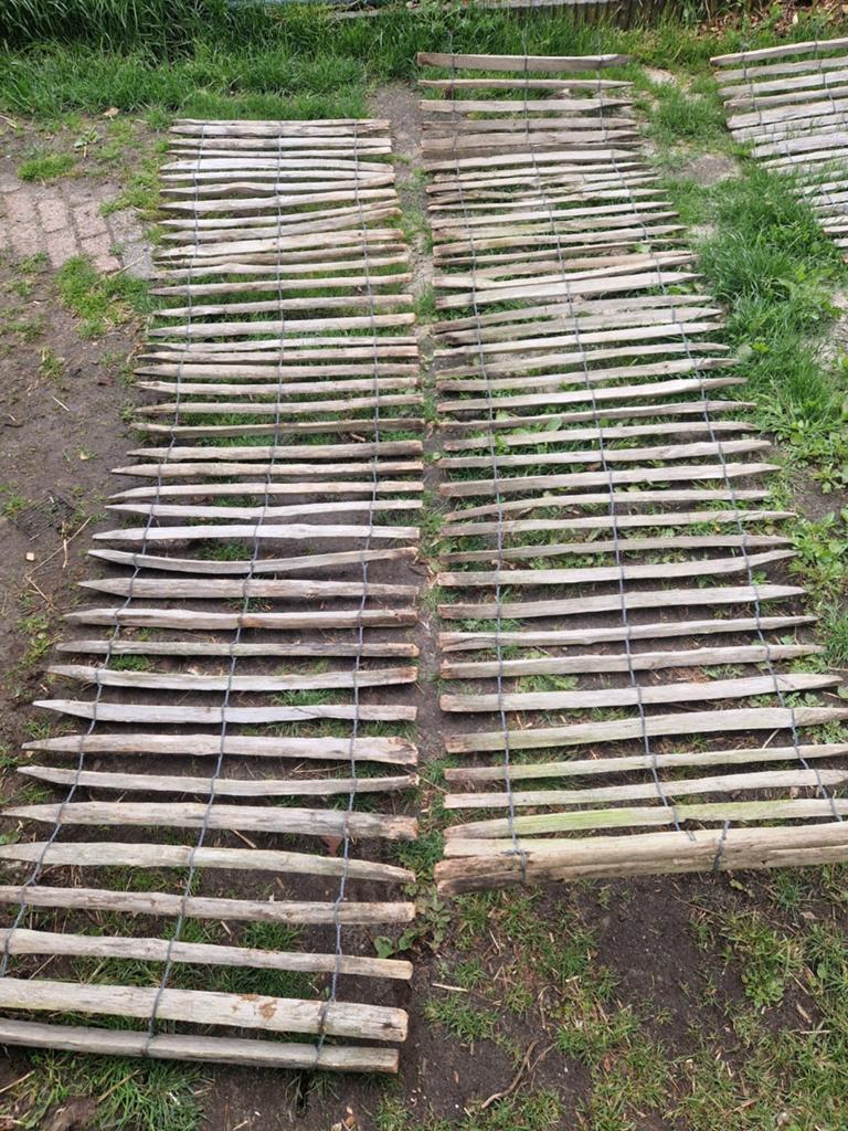 Te koop 10 meter frans schapenhekwerk 80 cm hoog, Ophalen of Verzenden, Hout, Tuinhek