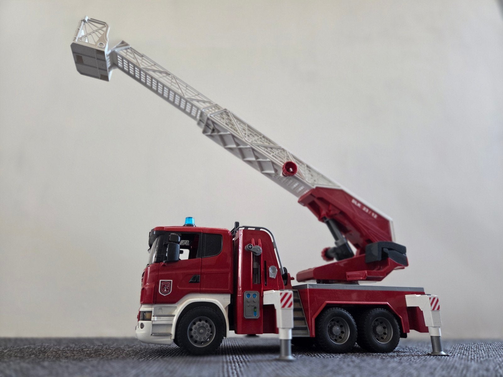 Bruder Scania R-serie Brandweerladderwagen 1:16, Ophalen, Gebruikt