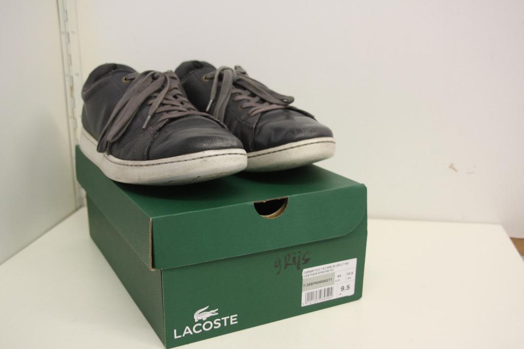 LaCoste Sneaker Carnaby Evo. Maat 44. Donkergrijs, Kleding | Heren, Schoenen, Overige kleuren, Lacoste, Ophalen of Verzenden, Sneakers of Gympen