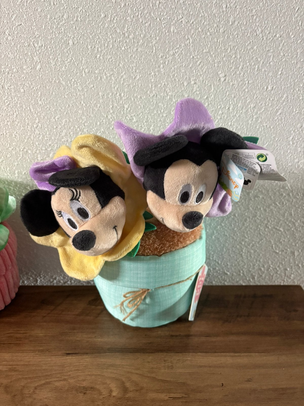 Disney flower mickey & minnie plush, Ophalen of Verzenden, Mickey Mouse, Zo goed als nieuw, Beeldje of Figuurtje
