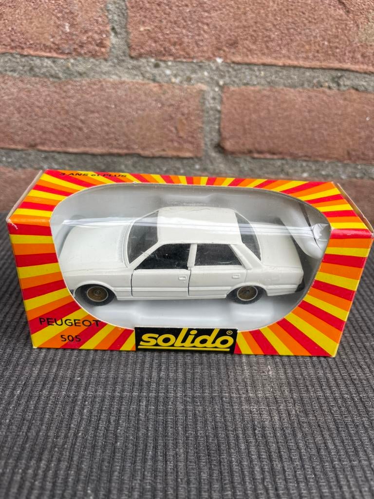 1:43 Peugeot 505 ………. 10,-, Hobby en Vrije tijd, Ophalen of Verzenden, Zo goed als nieuw, Auto, Overige merken