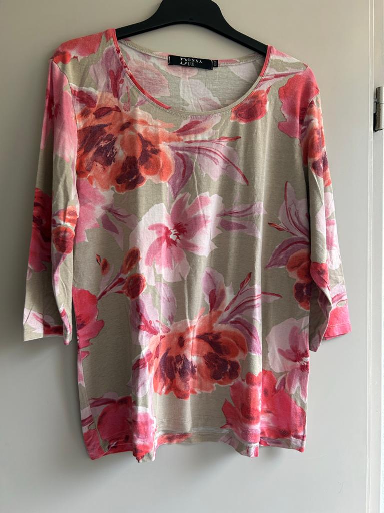 Donna Due T-shirt met bloemenprint - Maat 44, Kleding | Dames, Ophalen of Verzenden, Zo goed als nieuw