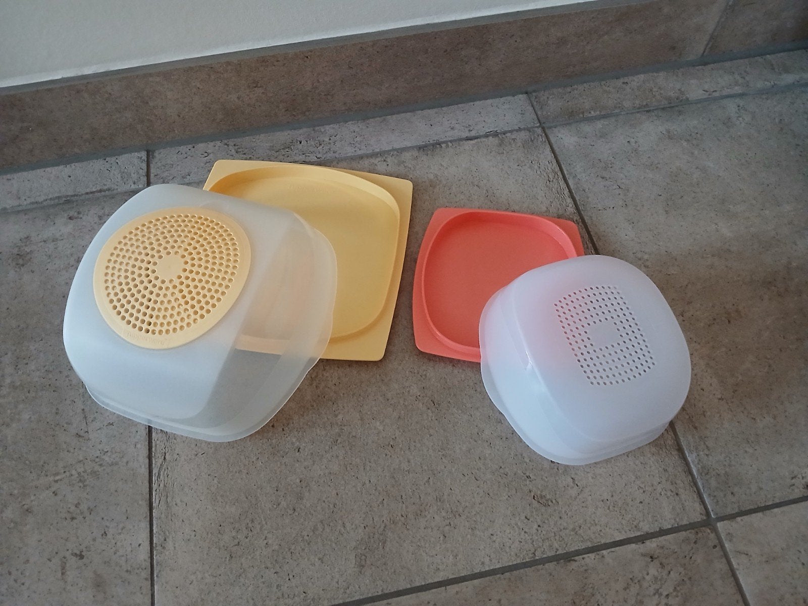 Tupperware kaasdoos, cheese smart, venti smart, Kaasstolp, Geel, Overige typen, Ophalen of Verzenden, Zo goed als nieuw
