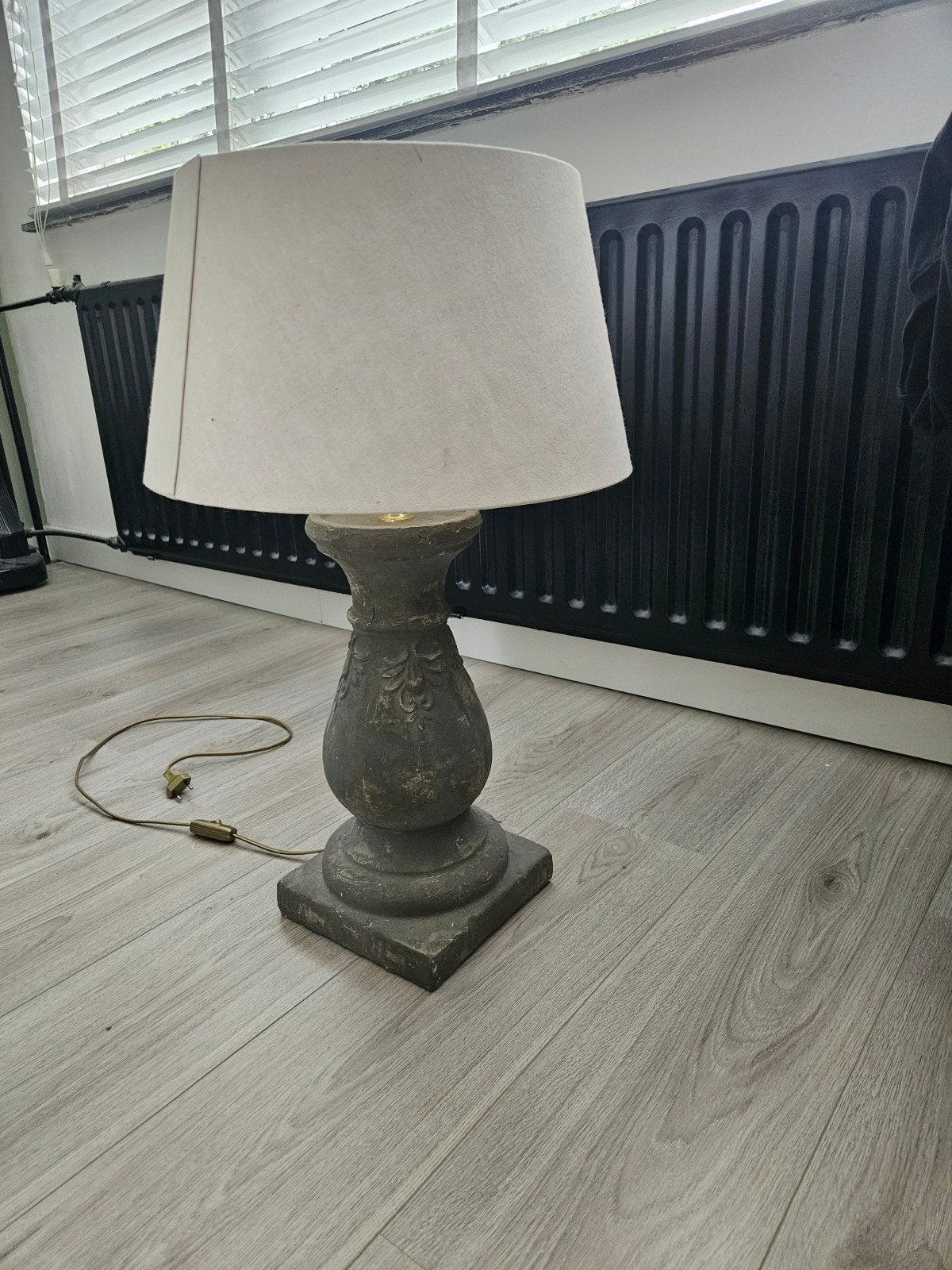 Decoratieve lampenvoet met kap, Gebruikt, Grijs, Ophalen of Verzenden, Klassiek