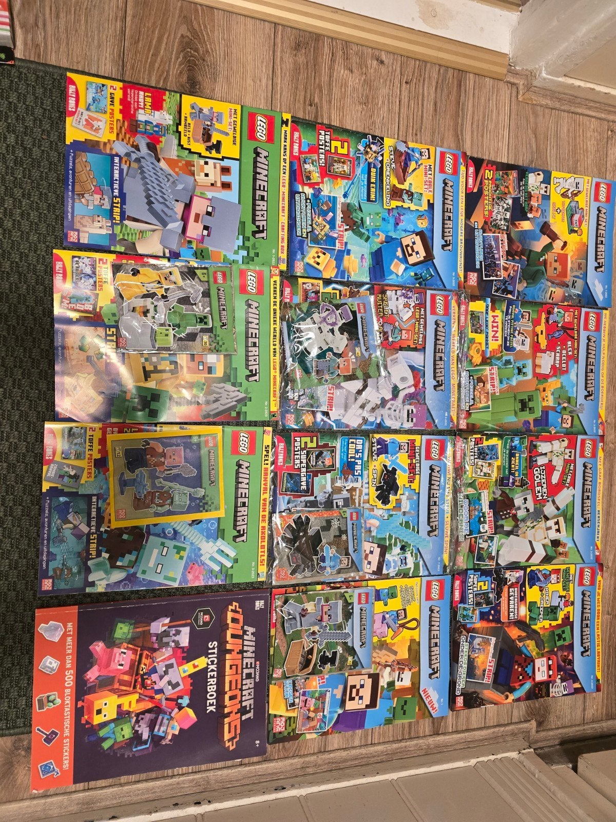 Grote collectie LEGO Minecraft tijdschriften en stickerboek, Ophalen of Verzenden, Nieuw, Overige typen