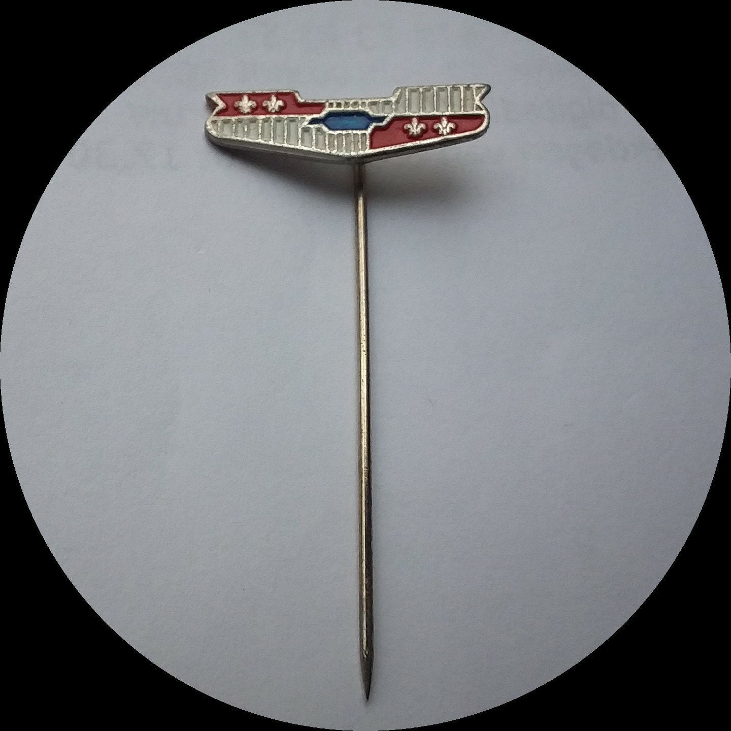 CHEVROLET logo speldje, Ophalen of Verzenden, Zo goed als nieuw, Transport, Speldje of Pin