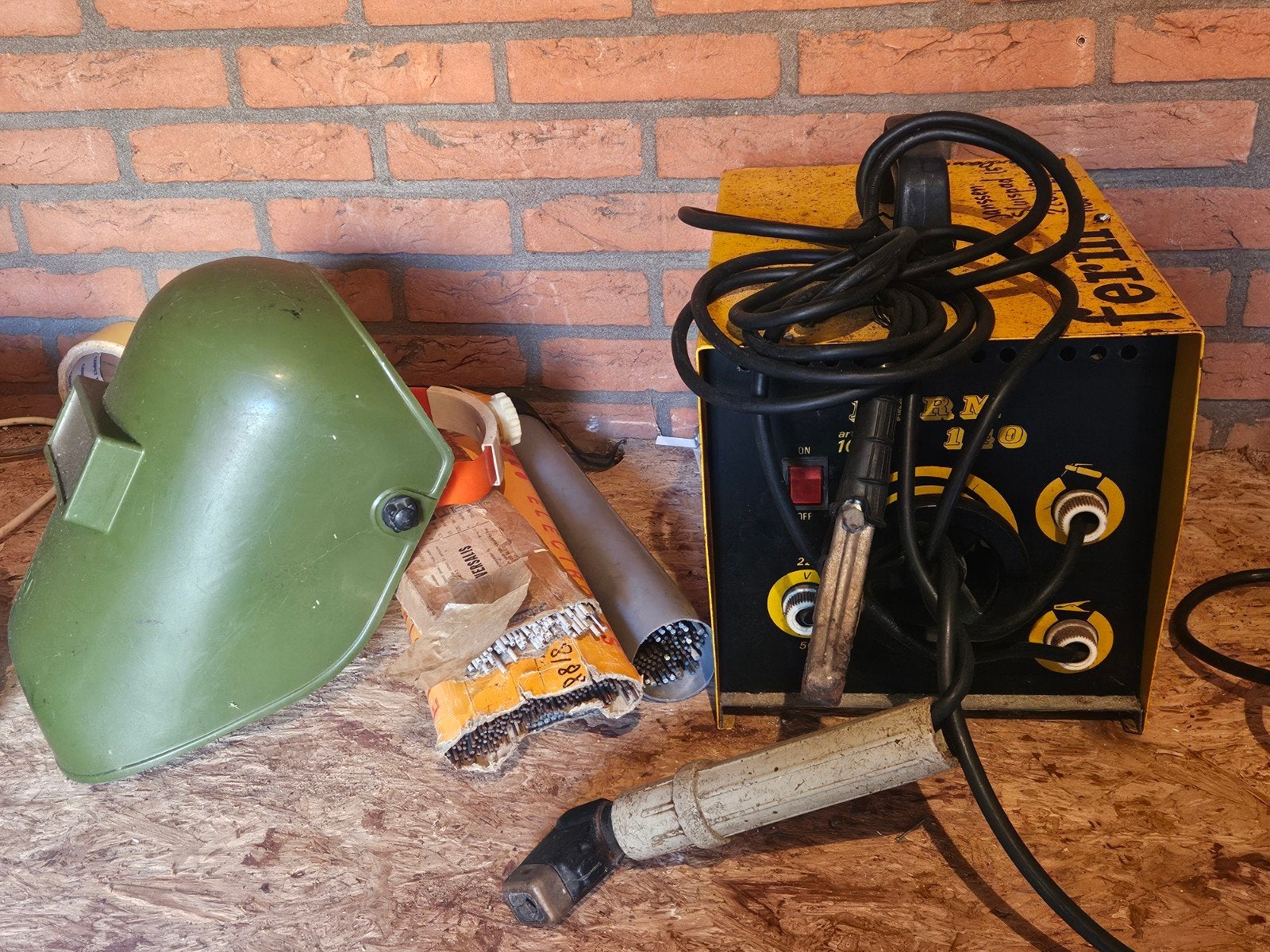 Lasapparaat met laskap en accessoires, Doe-het-zelf en Verbouw, Ophalen