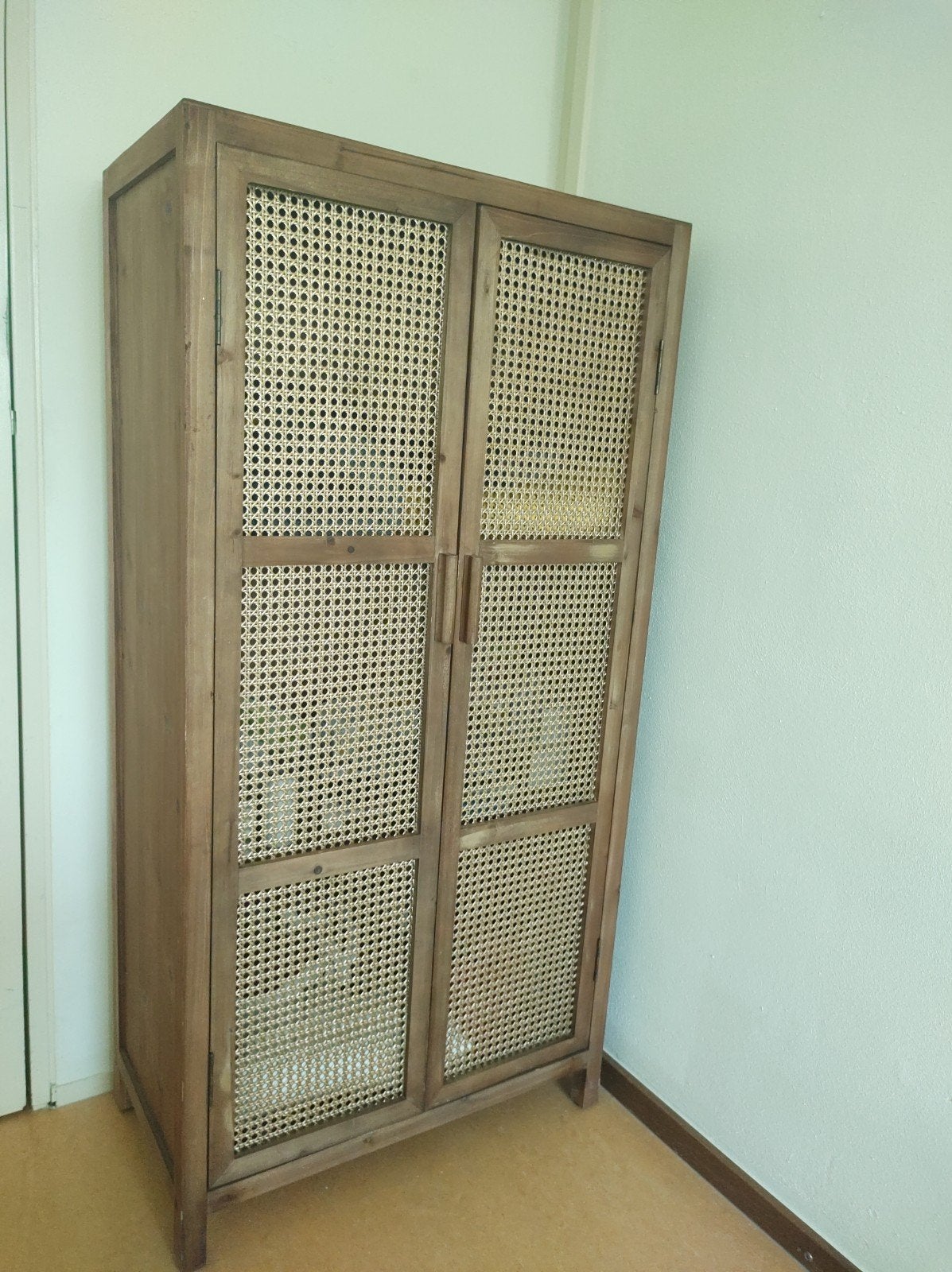 Houten kast met rotan deuren, Ophalen, Overige materialen, 100 tot 150 cm, Boho, Scandinavisch