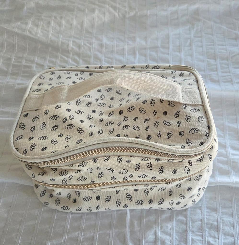 Leuke Hema toilettas met bloemenprint, Ophalen of Verzenden, Zo goed als nieuw, Beige, Dame