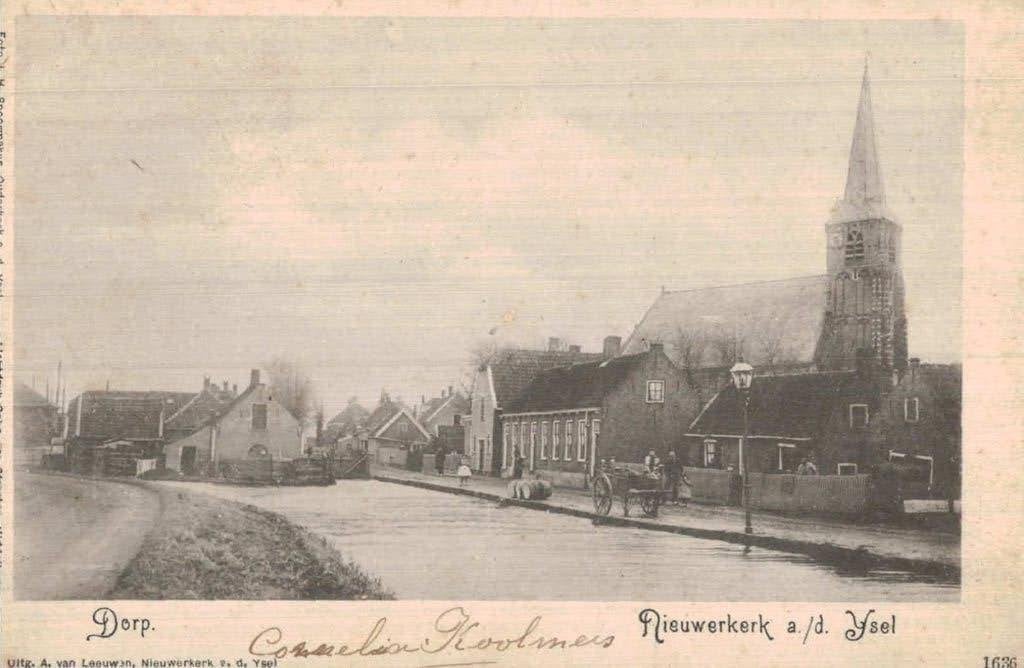 Oude Ansichtkaart Nieuwerkerk a/d IJssel - Dorp met Kerk, Ophalen of Verzenden, Voor 1920, Gelopen, Zuid-Holland