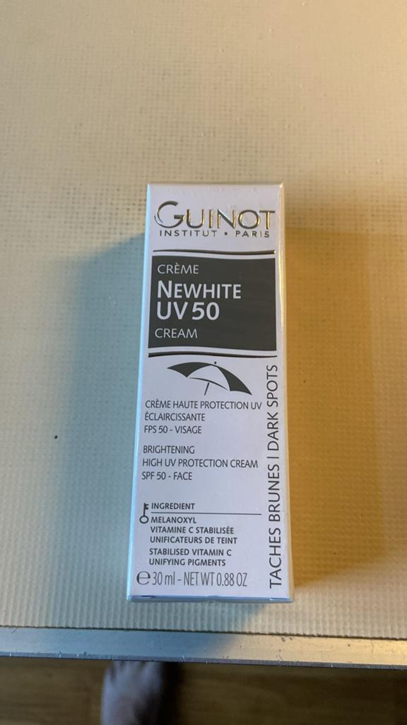 Guinot Crème Newhite UV50 - Hoge UV Bescherming, Sieraden, Tassen en Uiterlijk, Uiterlijk | Gezichtsverzorging, Nieuw, Verzorging