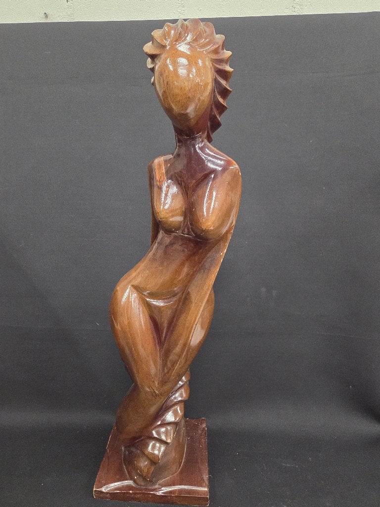 Beeld van Nelson Morales, Beeld, Hout, Bruin, Vrouw