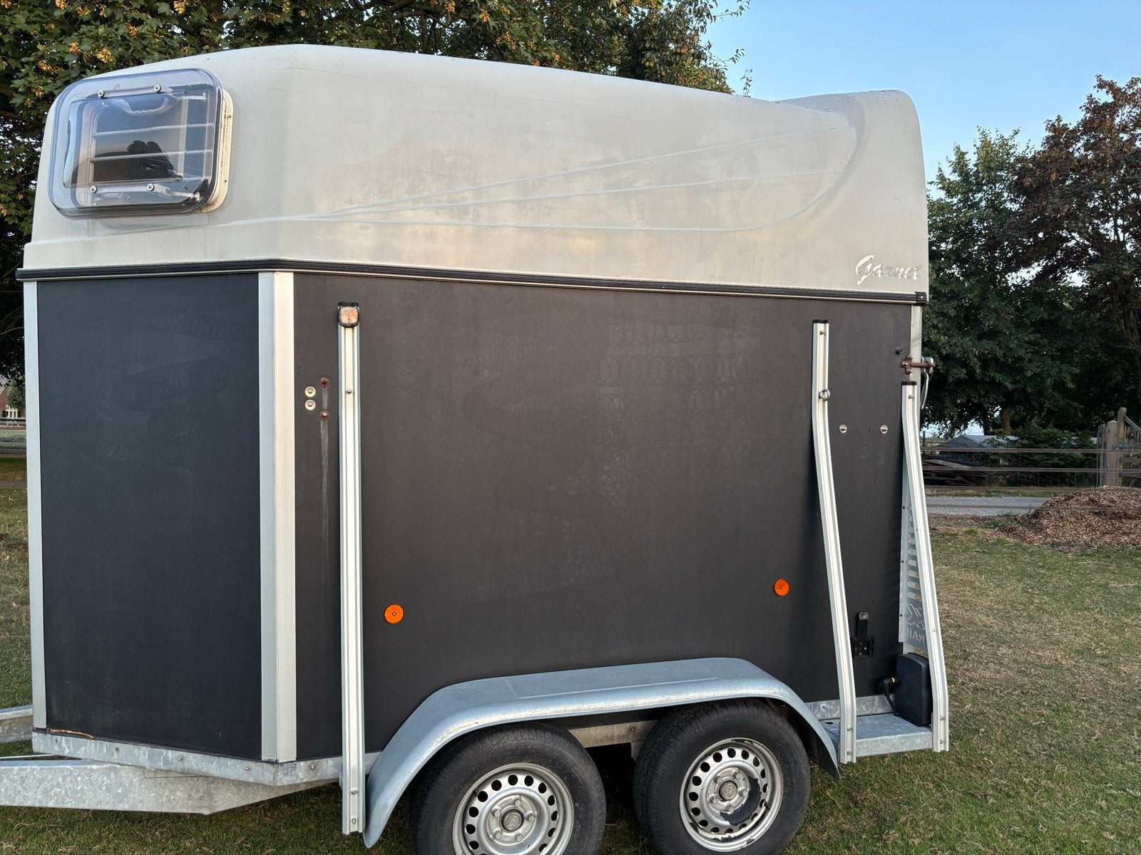 Garnet 1.5-paards trailer, Dieren en Toebehoren, Paarden en Pony's | Trailers en Aanhangwagens, Ophalen, Gebruikt