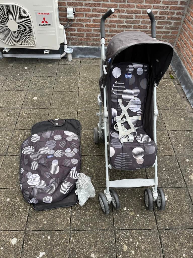 Chicco London – buggy en kinderwagen, Kinderen en Baby's, Buggy's, Ophalen of Verzenden, Overige merken, Verstelbare rugleuning