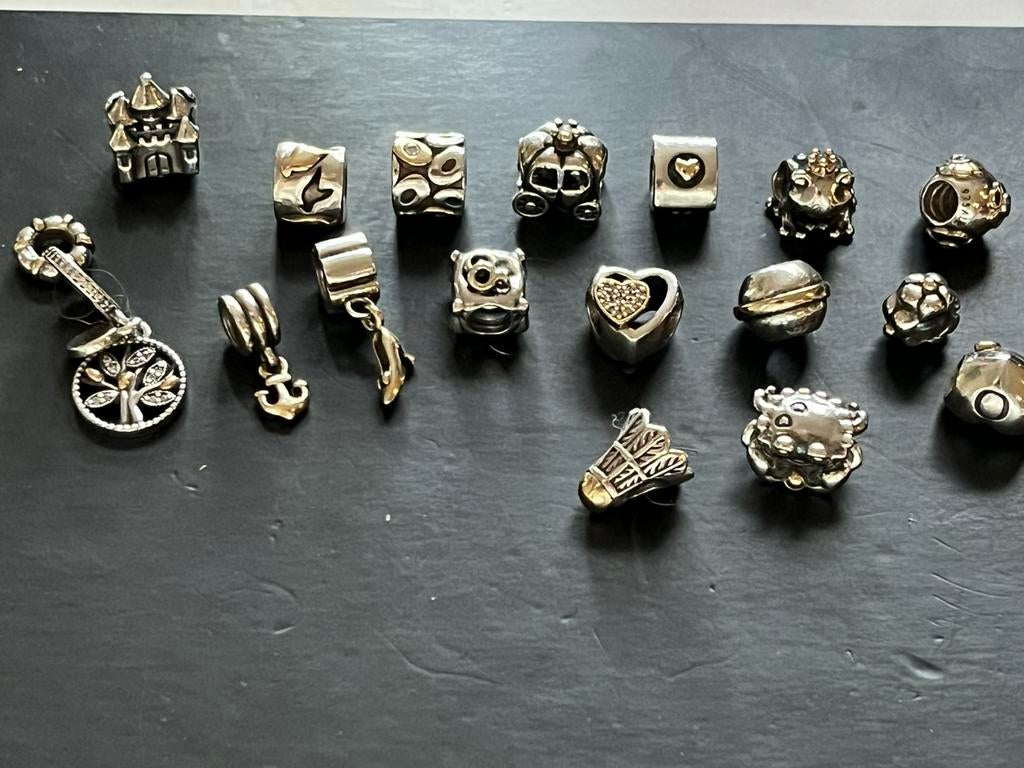 Pandora luxe bedels met goud., Ophalen of Verzenden, Zo goed als nieuw, Goud, Pandora