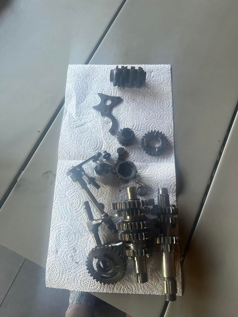 honda cr 125 versnelingsbak 1983 1984, Motoren, Onderdelen | Honda, Ophalen of Verzenden