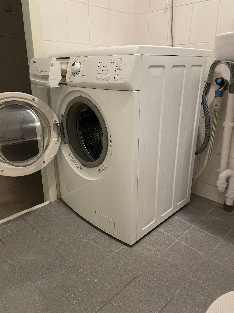 Compacte en efficiënte wasmachine - Zanussi ZWG5136, Witgoed en Apparatuur, Ophalen, 1200 tot 1600 toeren, Gebruikt, 4 tot 6 kg
