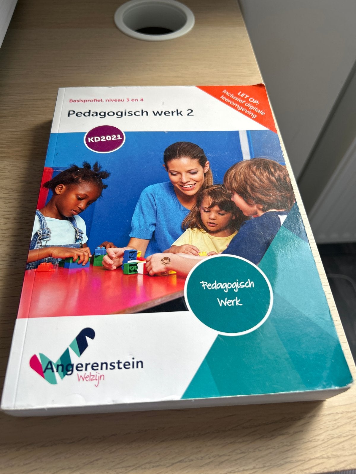 Pedagogisch Werk 2 - Basisprofiel niveau 3 en 4 (KD2021), Ophalen of Verzenden, Zo goed als nieuw, Overige niveaus, Overige vakken
