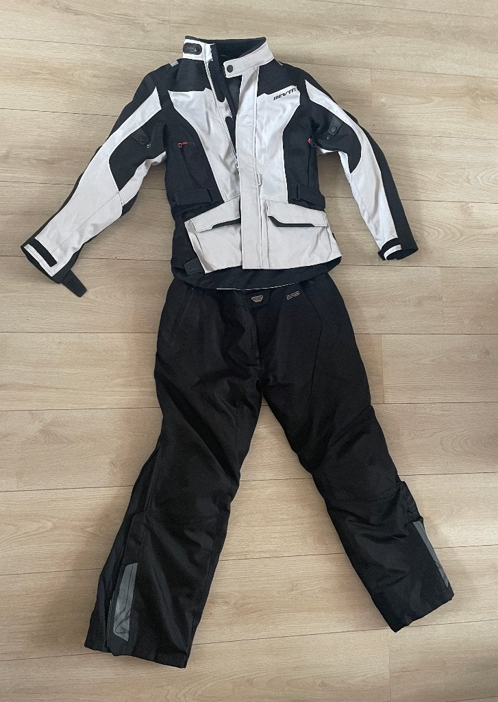Dames motorpak Revitt jas en Macna broek maat 38/40, Motoren, REV'IT!, Combipak, Ophalen of Verzenden, Dames