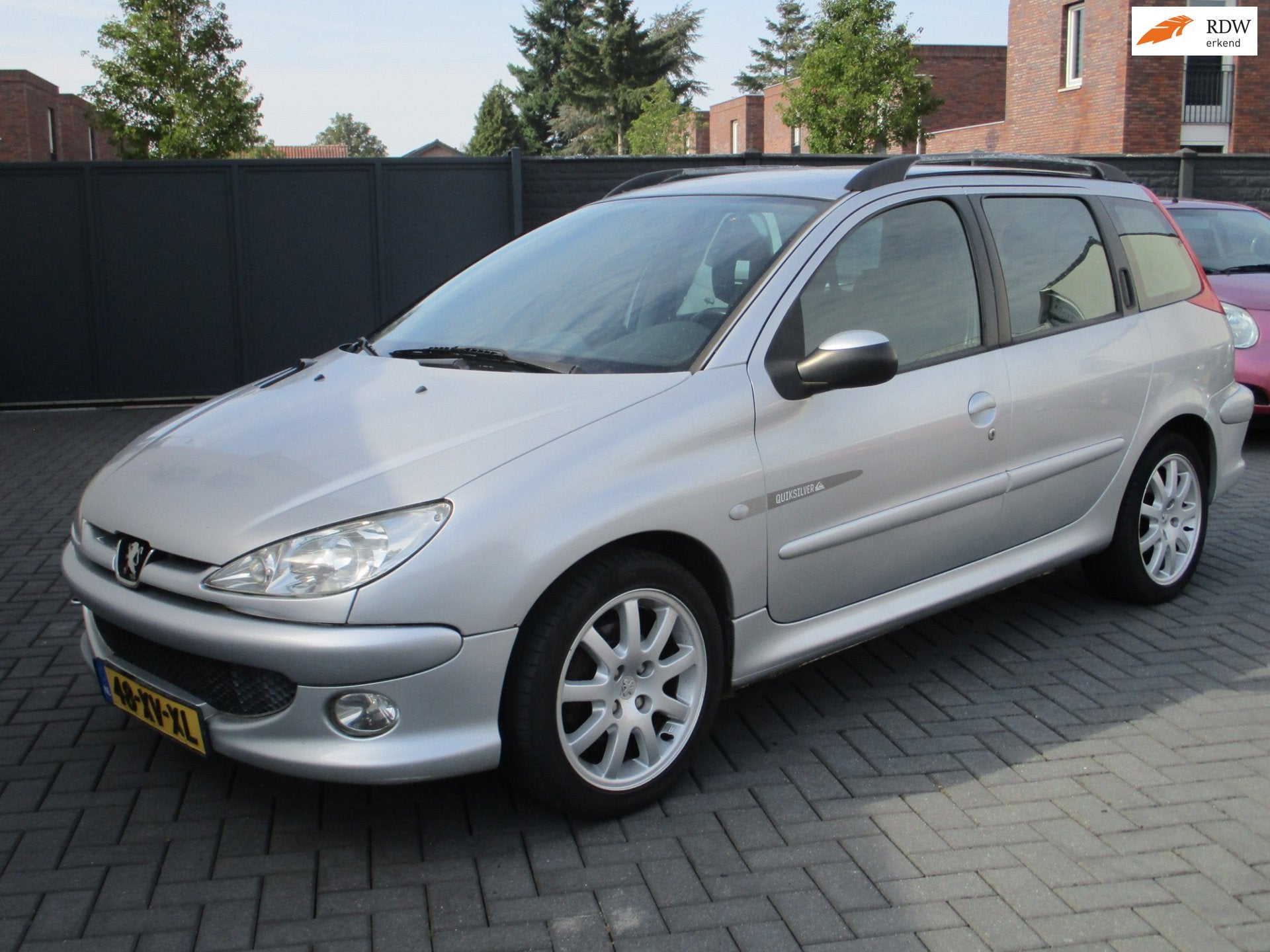 Peugeot 206 SW 1.6-16V Quiksilver NIEUWE APK !, Auto's, Voorwielaandrijving, Dealer onderhouden, Zwart, 4 cilinders