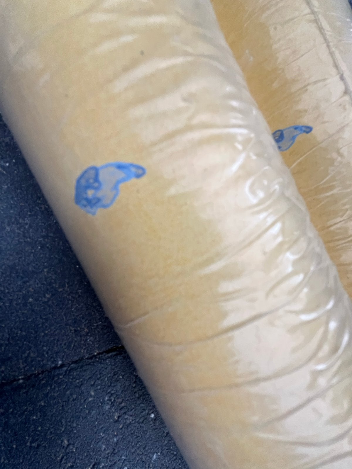2 rollen behang: geel (Eijffinger) en blauw (Interwall), Huis en Inrichting, Stoffering | Behang, Ophalen, Overige typen, Geel