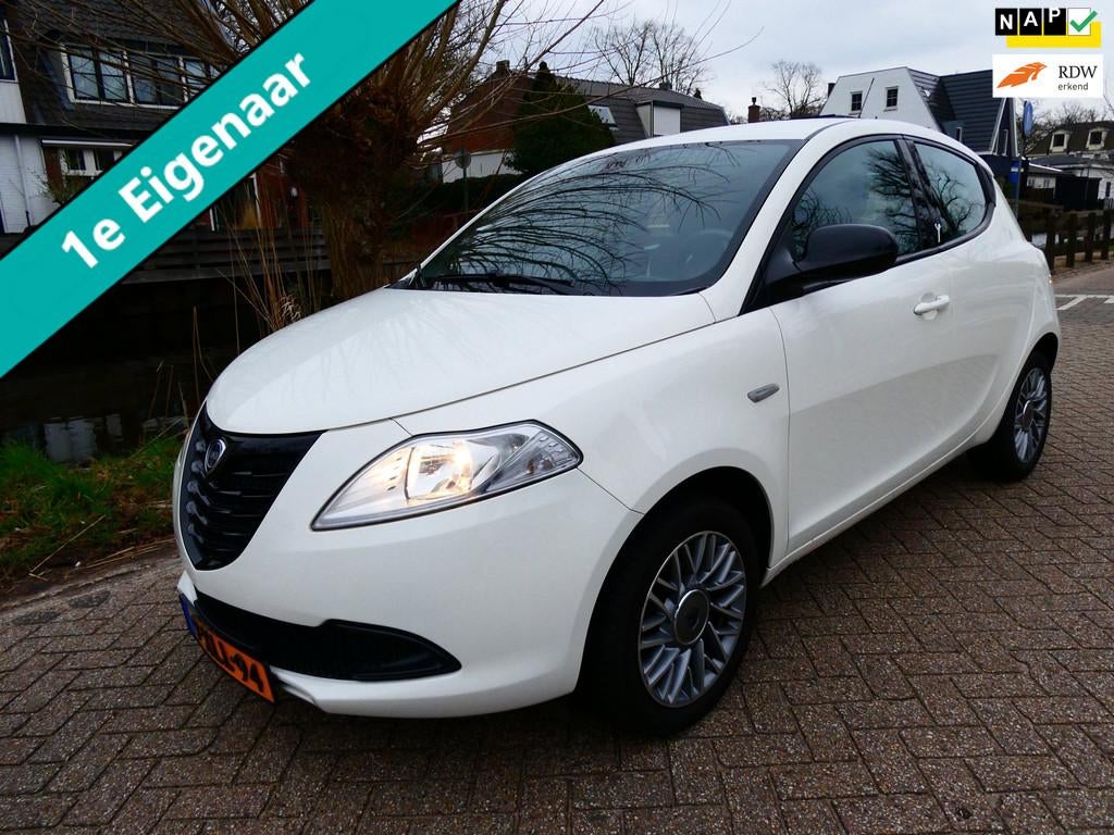 Lancia Ypsilon 0.9 TwinAir Elefantino Plus 80pk 1e eig Autom, Auto's, Stof, Wit, Origineel Nederlands, Bedrijf