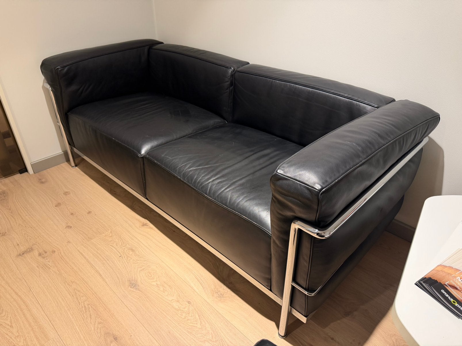 2 x cassina 2-zits - le Corbusier, Ophalen, Gebruikt, 75 tot 100 cm