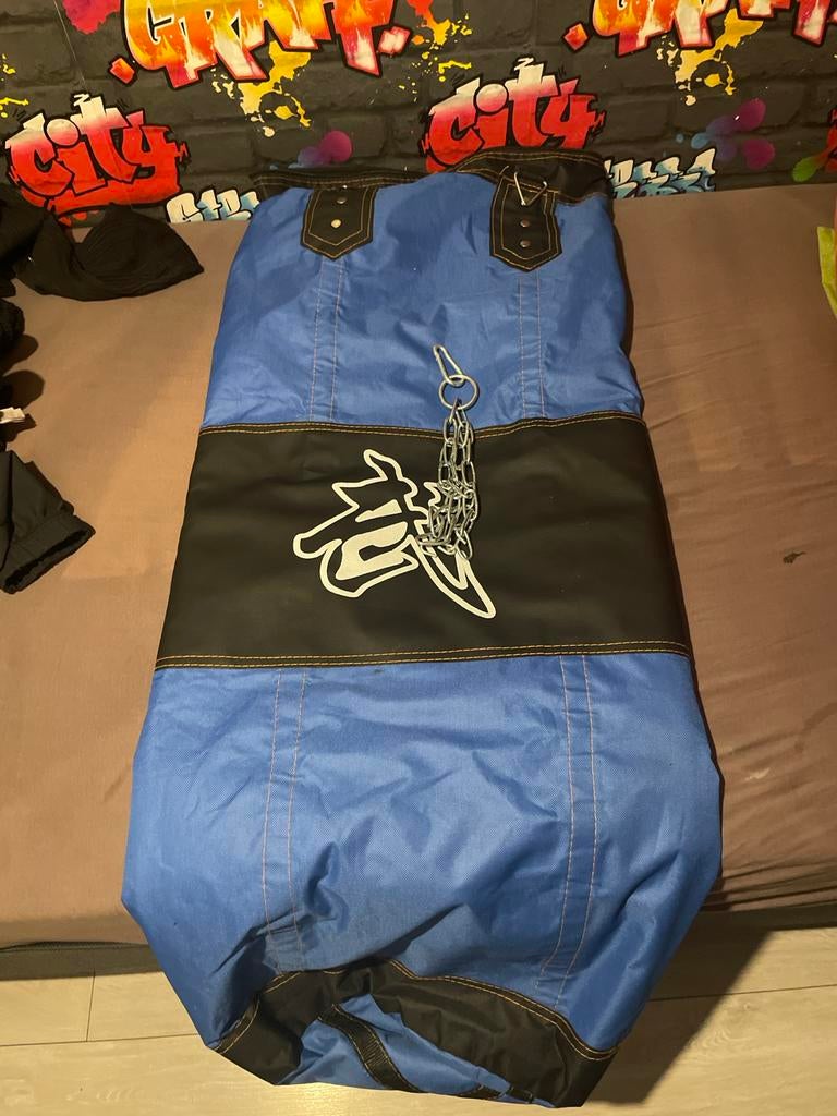 Kickbox zak met ophangspullen, Ophalen, Gebruikt, Overige, Vechtsportmateriaal