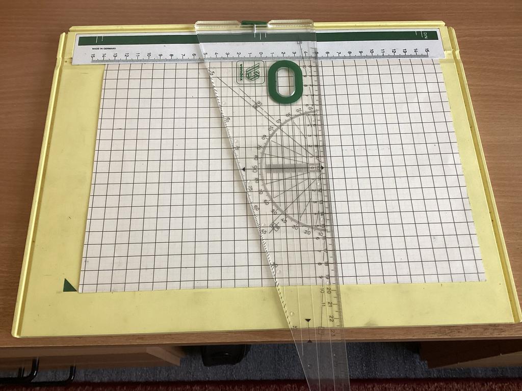 Tekentafel A4 met lineaal, klemrand en gradenboog, Ophalen, Zo goed als nieuw, Minder dan 130 cm