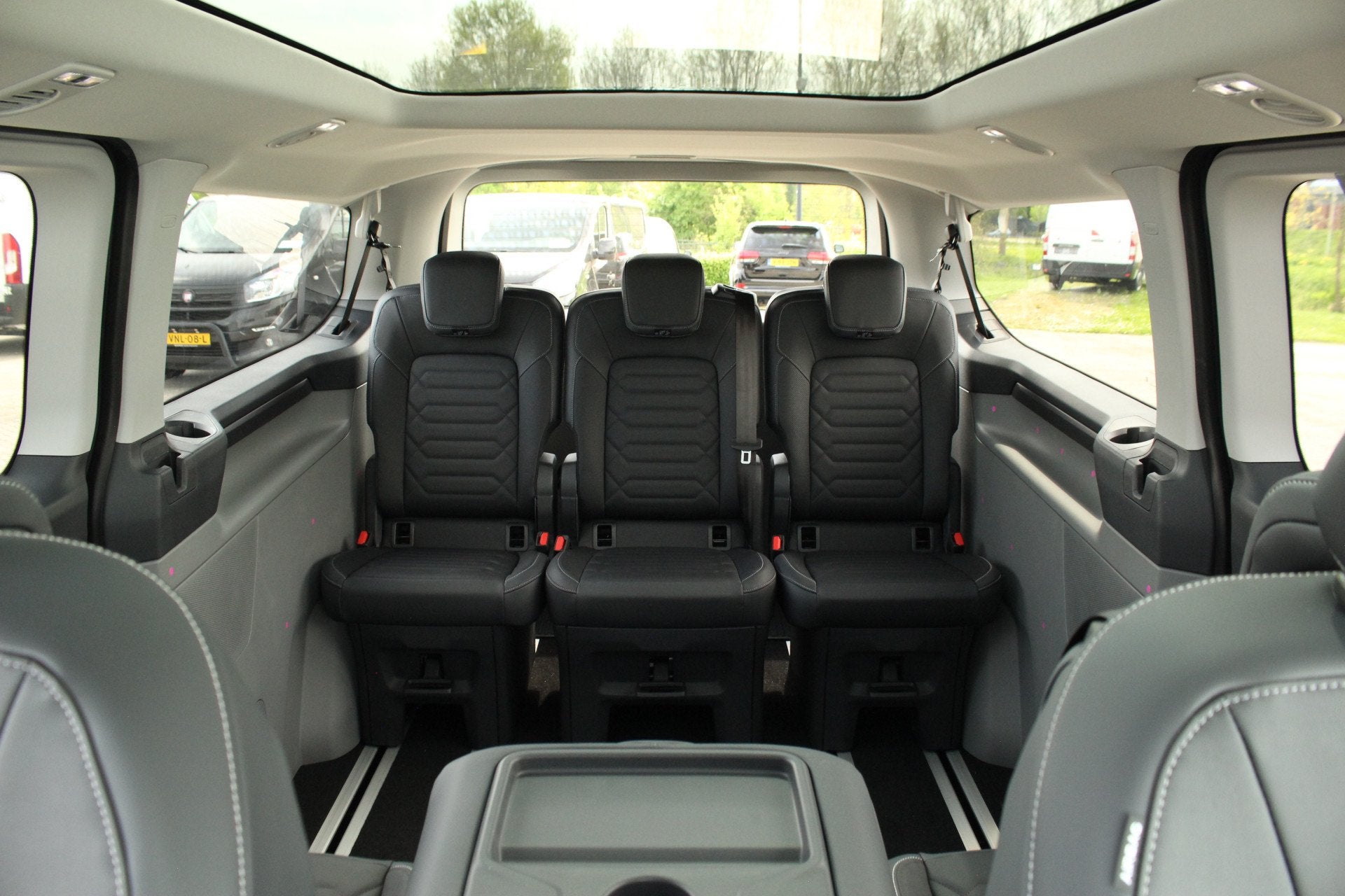 Ford Tourneo Custom 2.5 PHEV 233pk L2H1 Titanium X | Incl BP, Auto's, 1850 kg, Zwart, Bedrijf, Nieuw