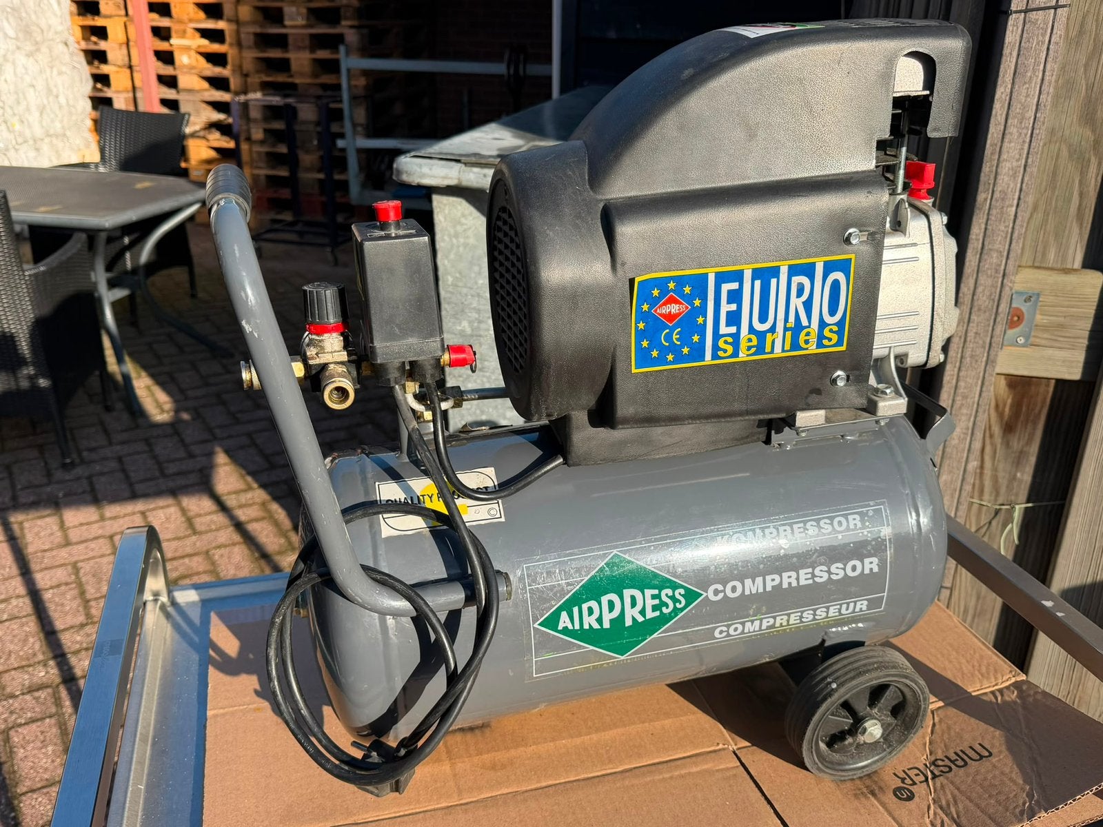 Airpress Compressor HL 310/25 - 25L, 8 bar, 2011, Doe-het-zelf en Verbouw, Ophalen, Gebruikt, 6 tot 10 bar, Minder dan 200 liter/min