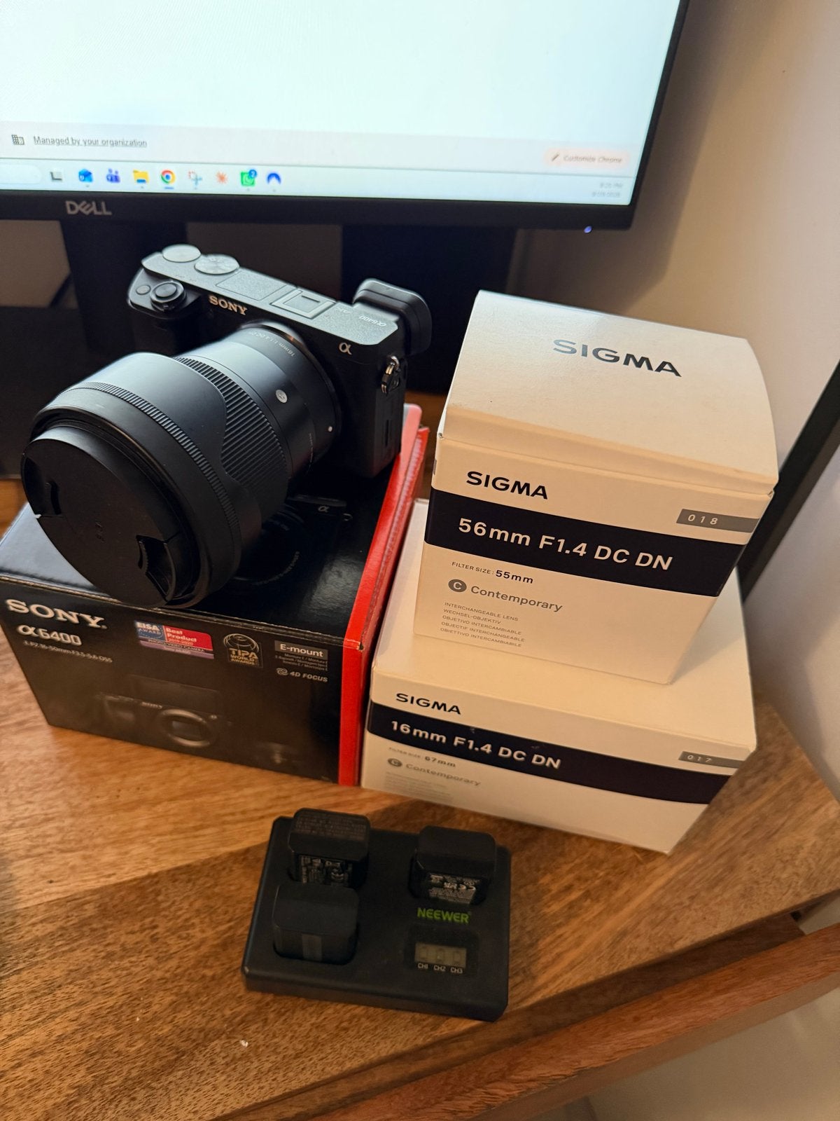 Sony A6400 complete set met 3 lenzen en accessoires, Kantelbaar/draaibaar scherm, Ophalen of Verzenden, Zo goed als nieuw, Accu