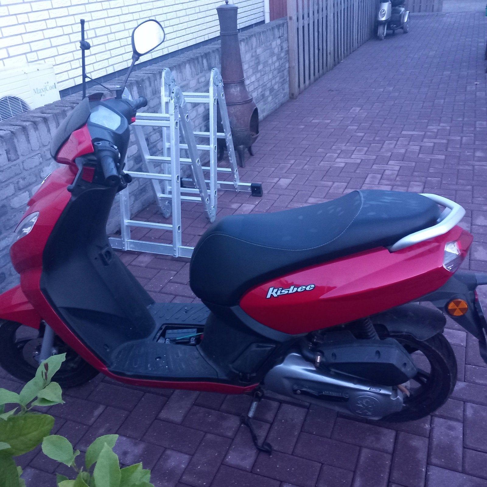 Rode Peugeot Kisbee Scooter - Gebruikt, Ophalen, Gebruikt