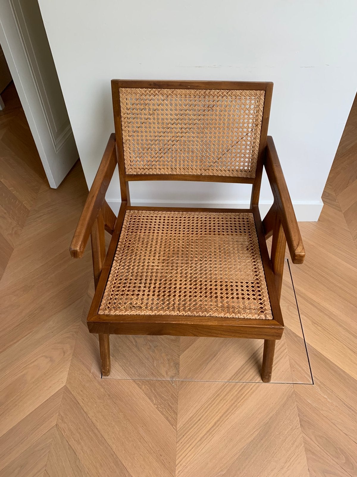 2 stoelen ontwerp Pierre Jeanneret in zeer goede staat, Ophalen
