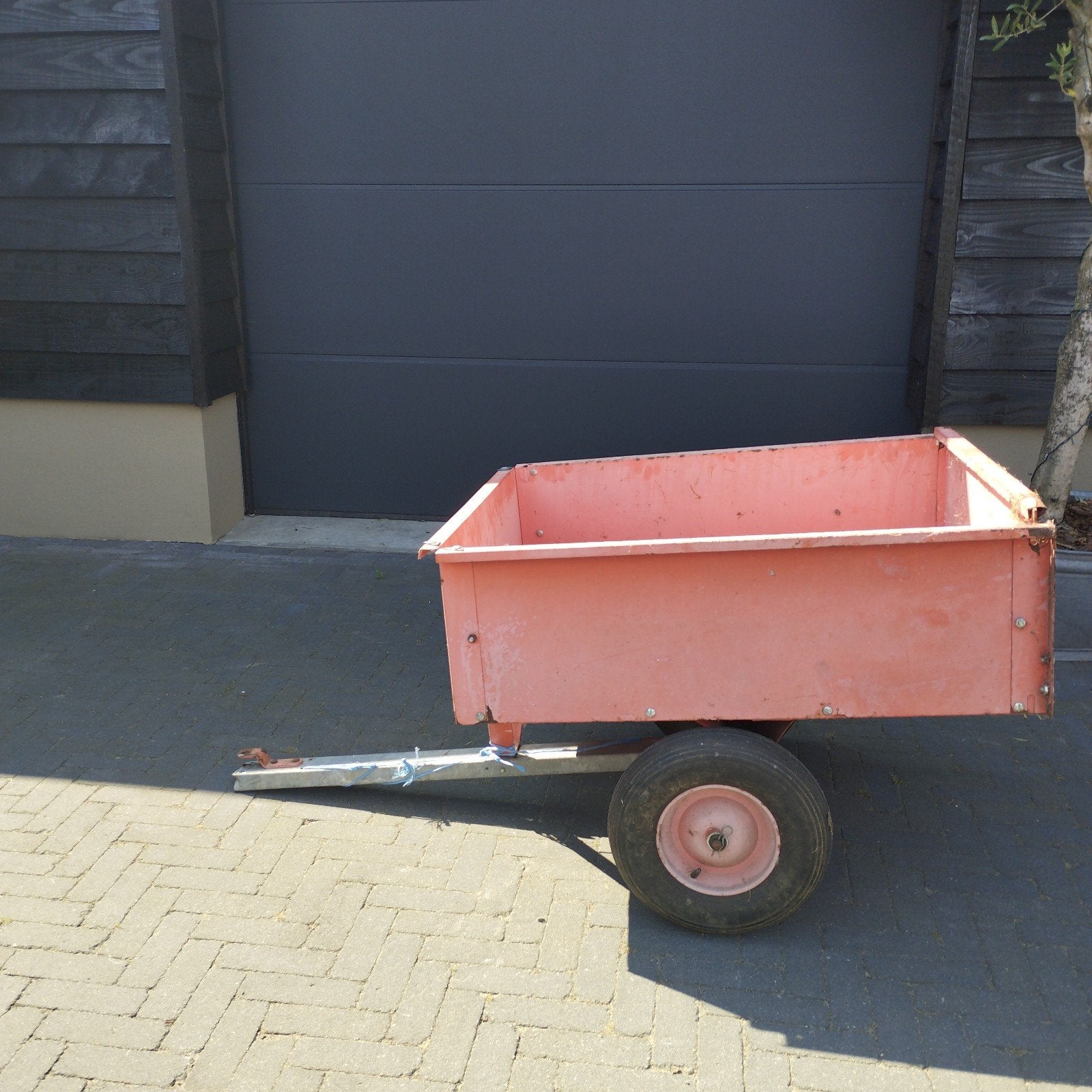 Kantelbare tuintrekker kar - Handig voor tuinwerk!, Ophalen of Verzenden, Gebruikt