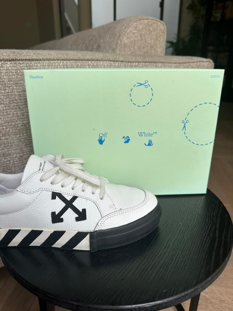 Off white “vulcanized” leather schoenen, Ophalen of Verzenden, Zo goed als nieuw, Zwart