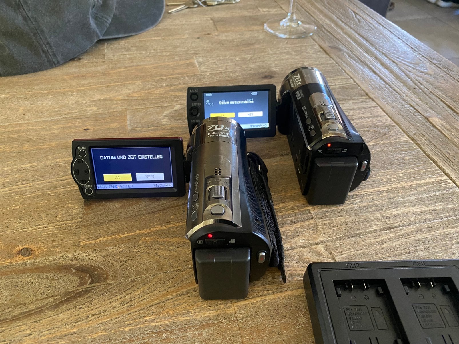 2x Panasonic HD video camera’s SDR S70, HC V10, Audio, Tv en Foto, Videocamera's Digitaal, Panasonic, 20x of meer, Ophalen of Verzenden