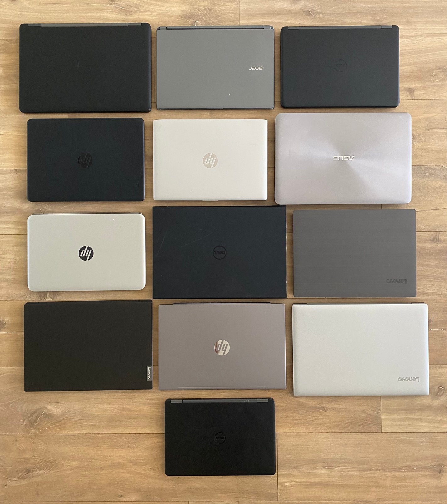 Partij van 12 laptops, 75,- per stuk en alles in één koop, Computers en Software, Ophalen, 2 tot 3 Ghz, Qwerty, 13 inch