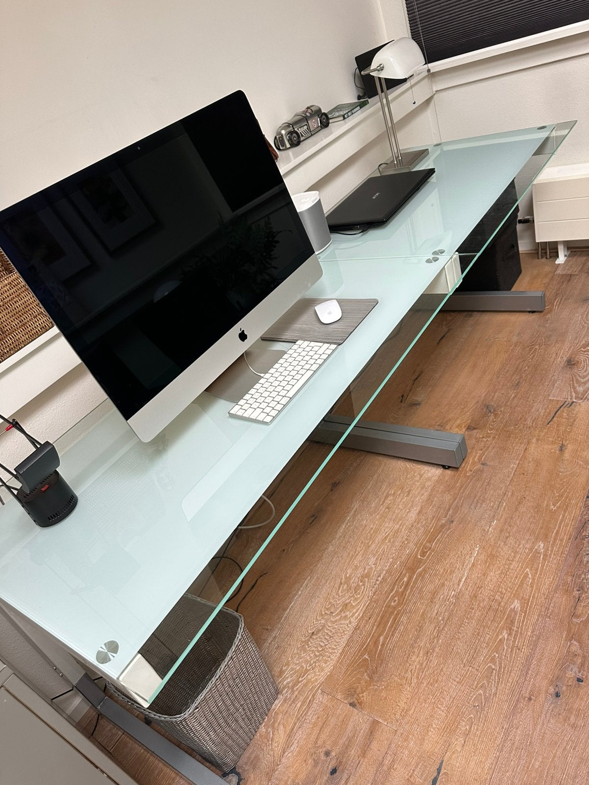 Bureau , glas / stalen poten, Huis en Inrichting, Demontabel, 120 cm, Ophalen of Verzenden, Zo goed als nieuw