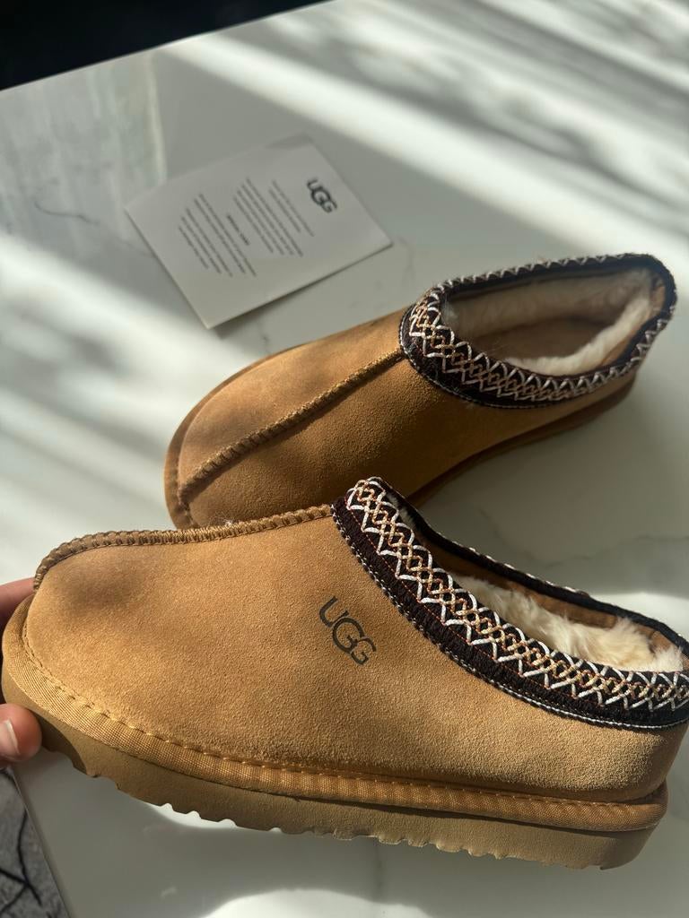 Nieuwe UGG pantoffels maat 38, Ophalen of Verzenden, Nieuw, Bruin, Pantoffels of Sloffen